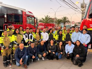 Lee más sobre el artículo Gold Fields y Bomberos de la provincia de Chañaral consolidan alianza con certificación técnica de 42 voluntarios